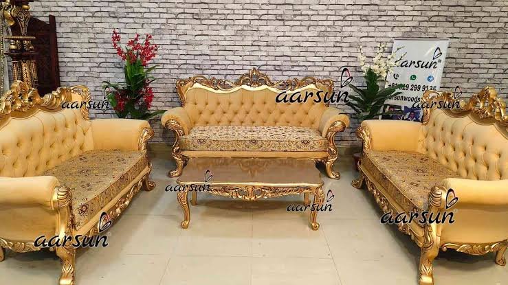 MINIMALIST WOODEN DIVAN BED
